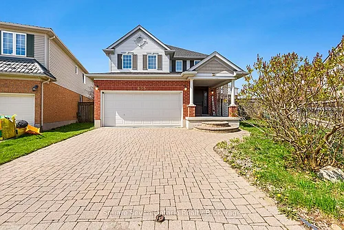 635 Commonwealth Cres Photo 1
