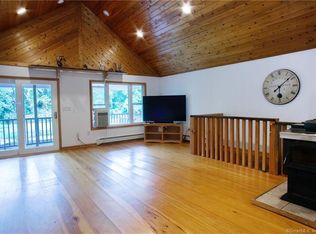 369 Birch Mountain Rd, Manchester, CT 06040