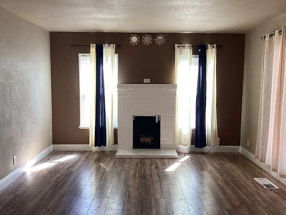 4th image of 321 E Arcade St