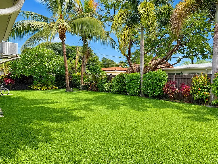 1156 SW 4th Ave — Photo 14