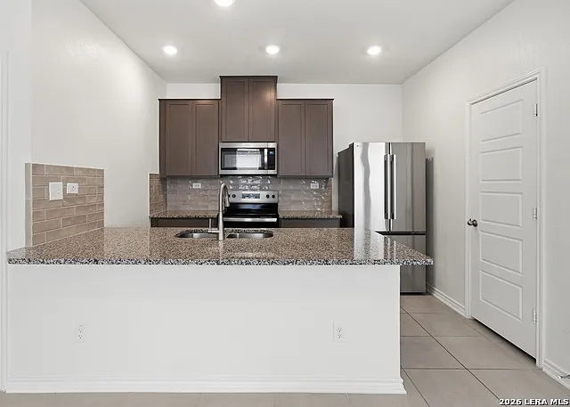 11634 Black Rose — Photo 11
