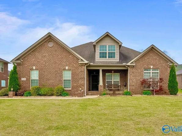7510 Parktrace Ln SE, Owens Cross Roads, AL 35763