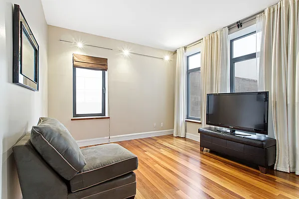 Sold by Compass | media 18