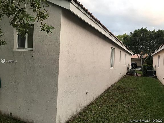 3rd image of 4390 Dogwood Cir #4390