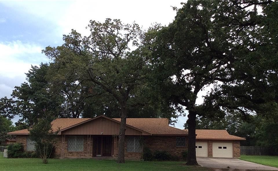 1st image of 136 Highland Dr