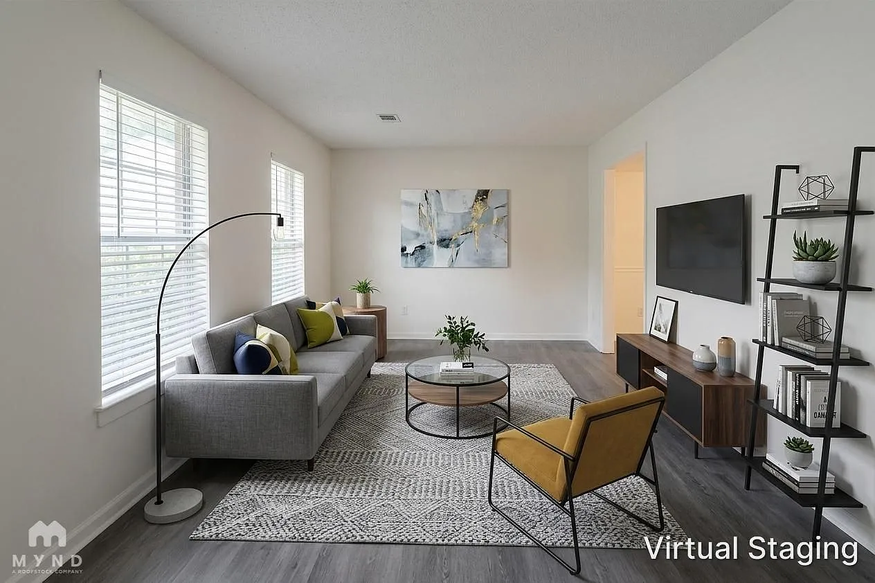 3 bed, 2.0 bath, 1920 sqft, $1,785 — Photo 3