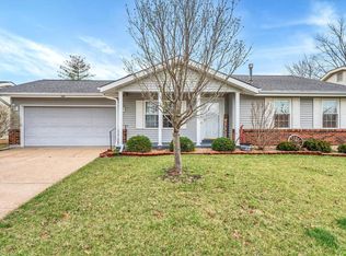 369 Stormyoak Dr, Ballwin, MO