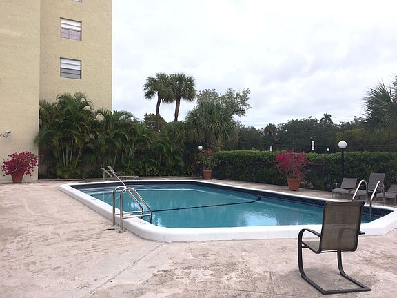 2nd image of 16851 NE 23rd Ave APT 506