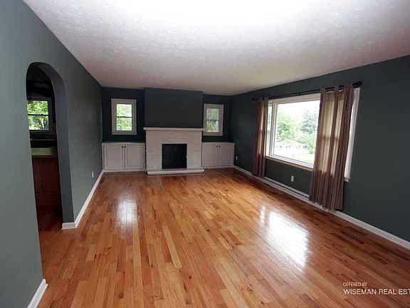 2nd image of 193 Greenbriar Dr