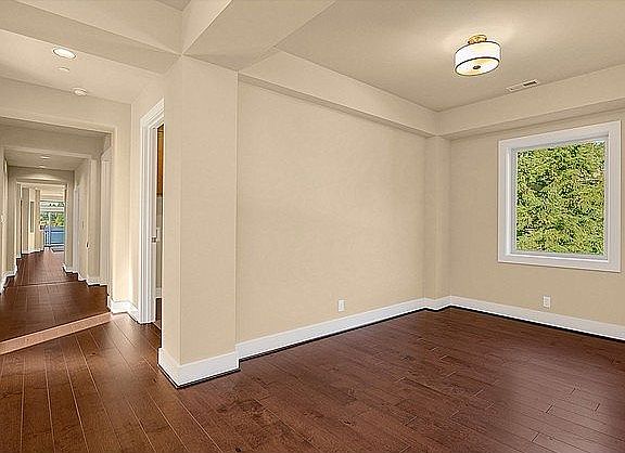 4th image of 4605 Lake Washington Blvd NE Unit 101