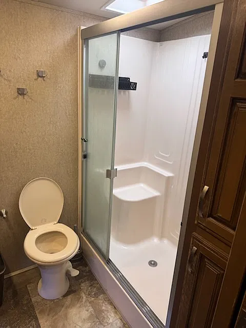 1 bed, 400 sqft, $1,000 — Photo 3
