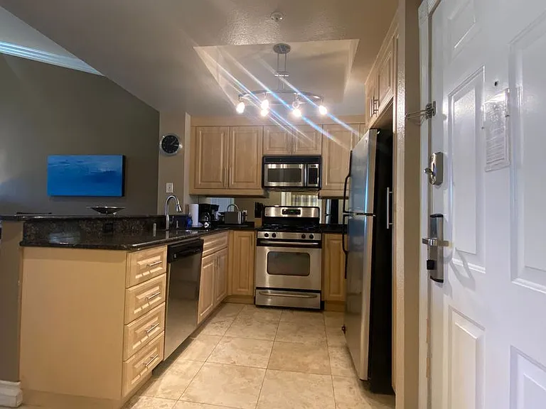 220 E Flamingo Rd #422 — Photo 7