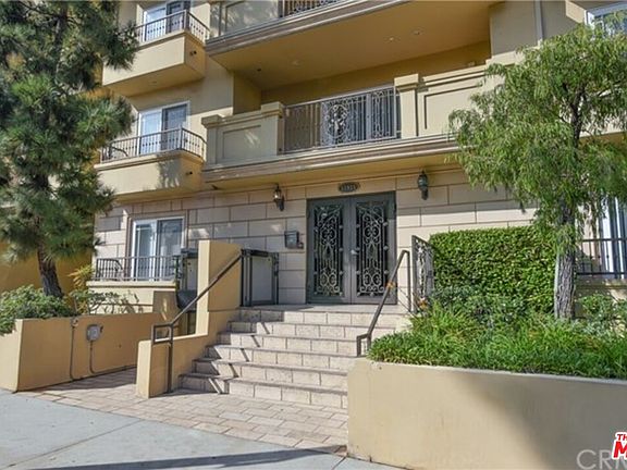 2nd image of 11911 Mayfield Ave APT 104