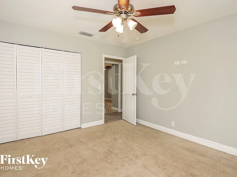 327 Azalea St — Photo 9