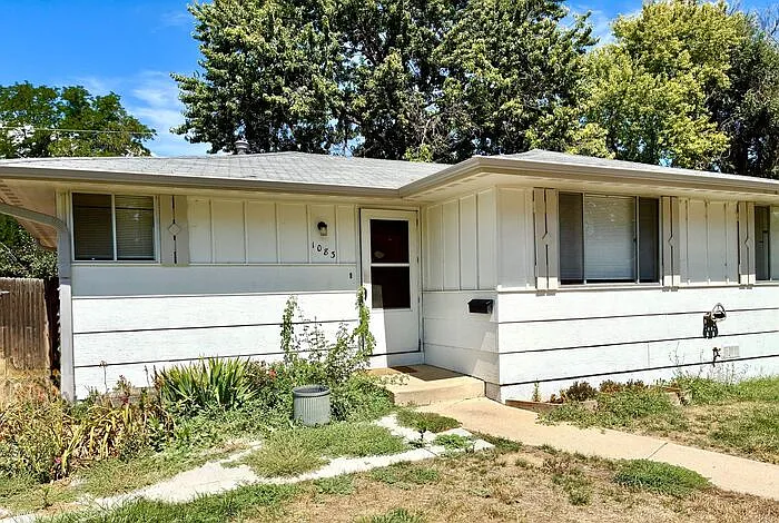 2 bed, 1.0 bath, 750 sqft, $1,624 — Photo 2