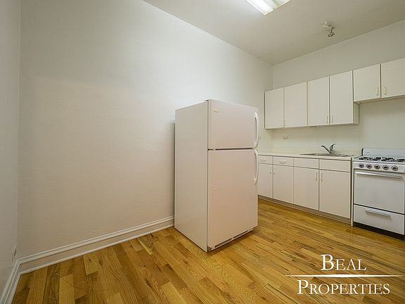 3rd image of 540 W Wellington Ave #204