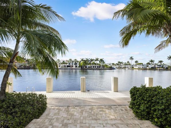 2000 Sunrise Key Blvd