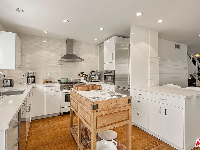 812 16th St #5 — Photo 9