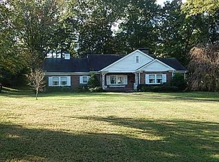 413 Country Club Ln, Hopkinsville, KY 42240