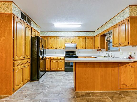 5th image of 3237 Woodland Cir