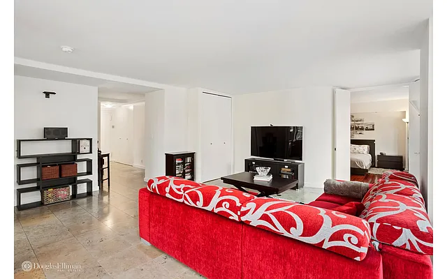 Sold by Douglas Elliman | media 20