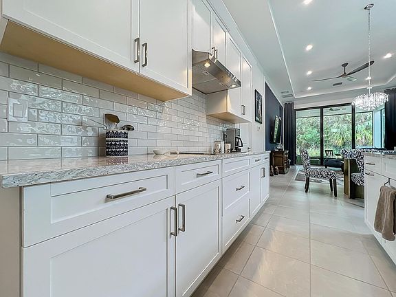 3rd image of 108 SE Strada Cervaro