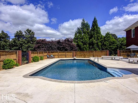 5th image of 300 Pennlyn Pl