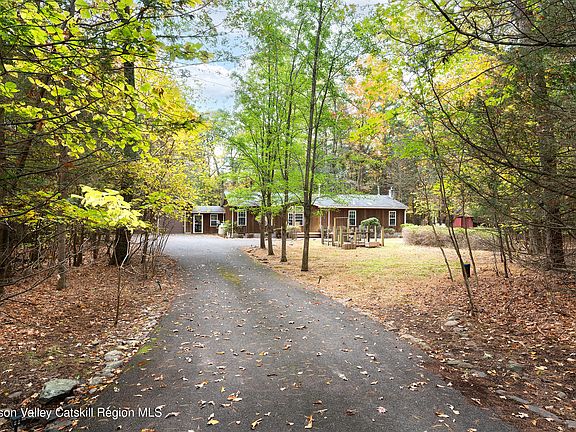 4th image of 65 Cobble Creek Road