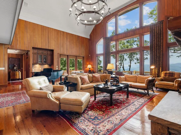 700 Silly Ridge, Scaly Mountain, NC 28775