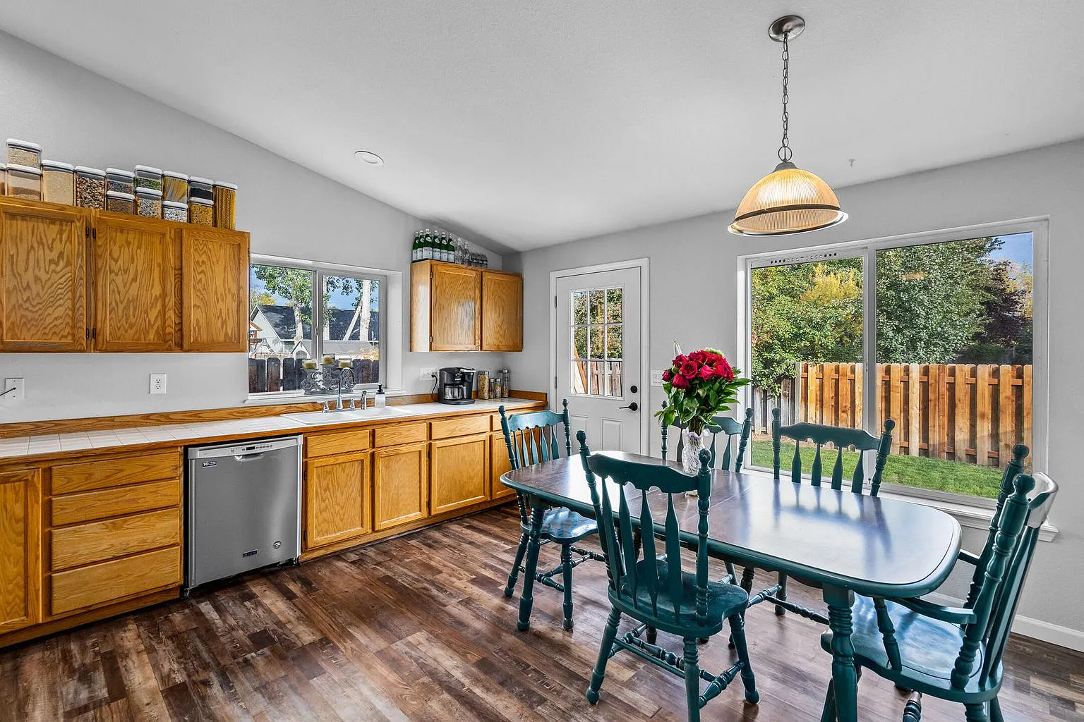 2049 NW Ivy Pl — Photo 3