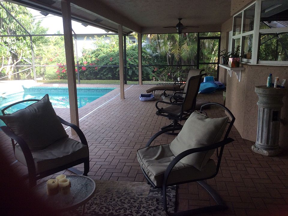 Huge covered Lanai