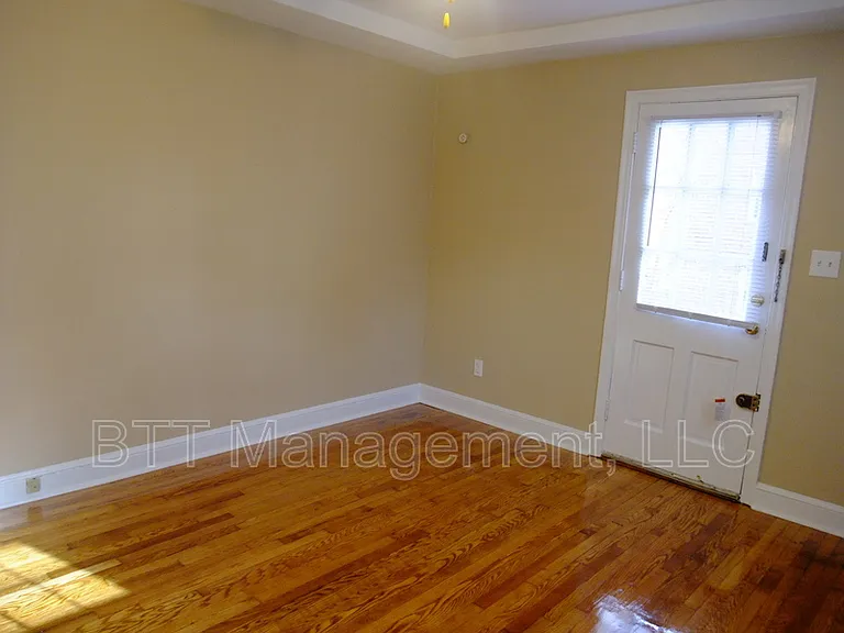 8401 Greenwood Ave #1 — Photo 12