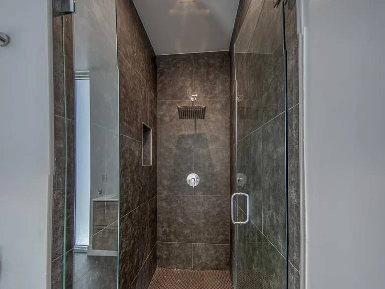 714 6th Ave N #1 — Photo 42