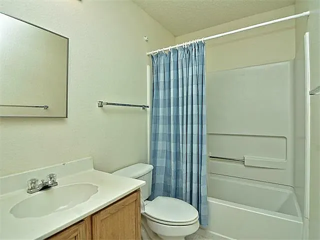 1208 Bradbury Ln — Photo 42