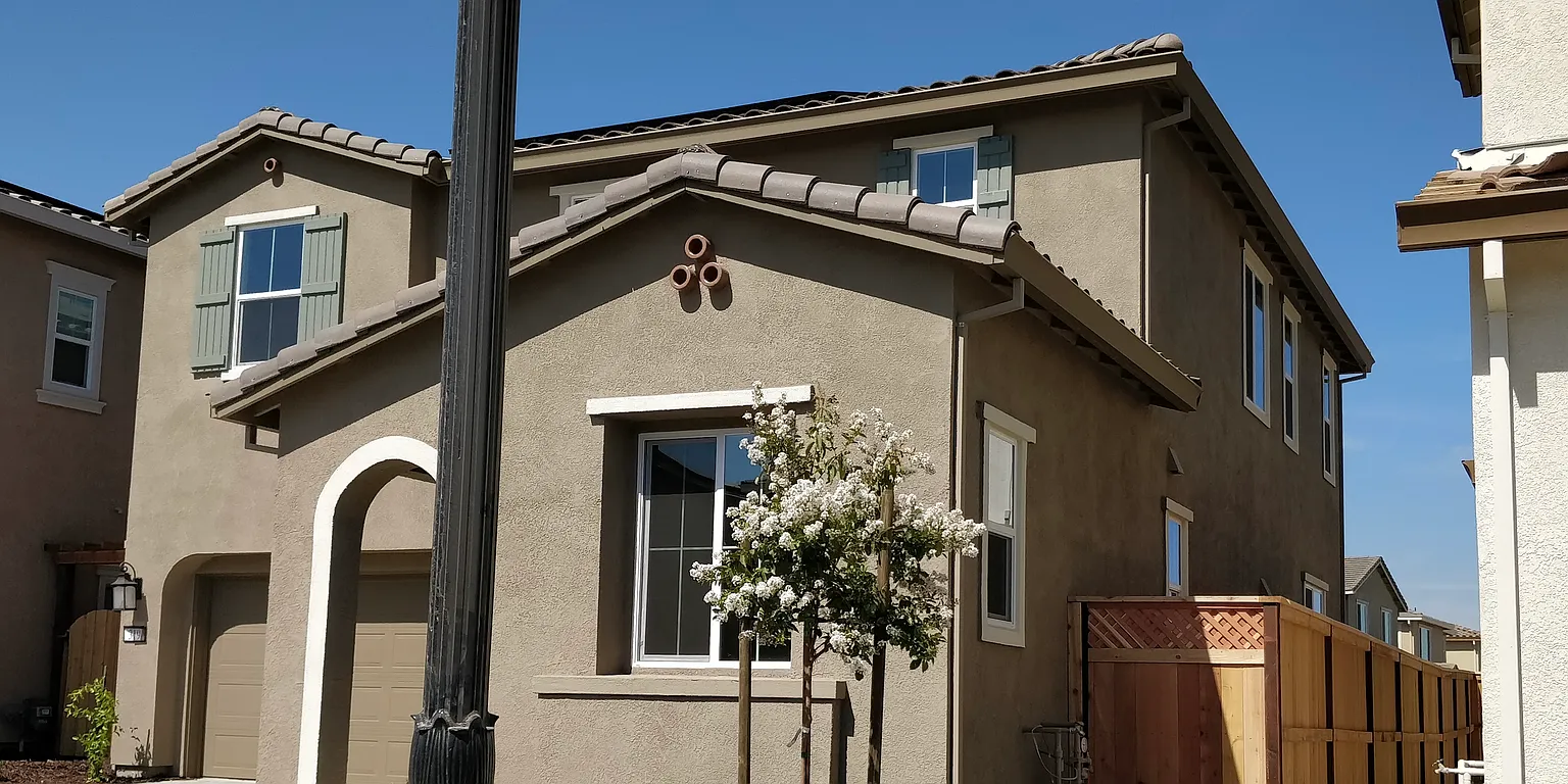 319 E Liverno Ave photo 1