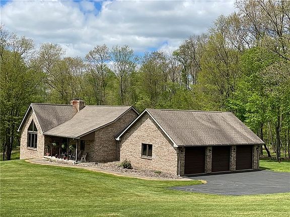 3rd image of 212 Amber Dr