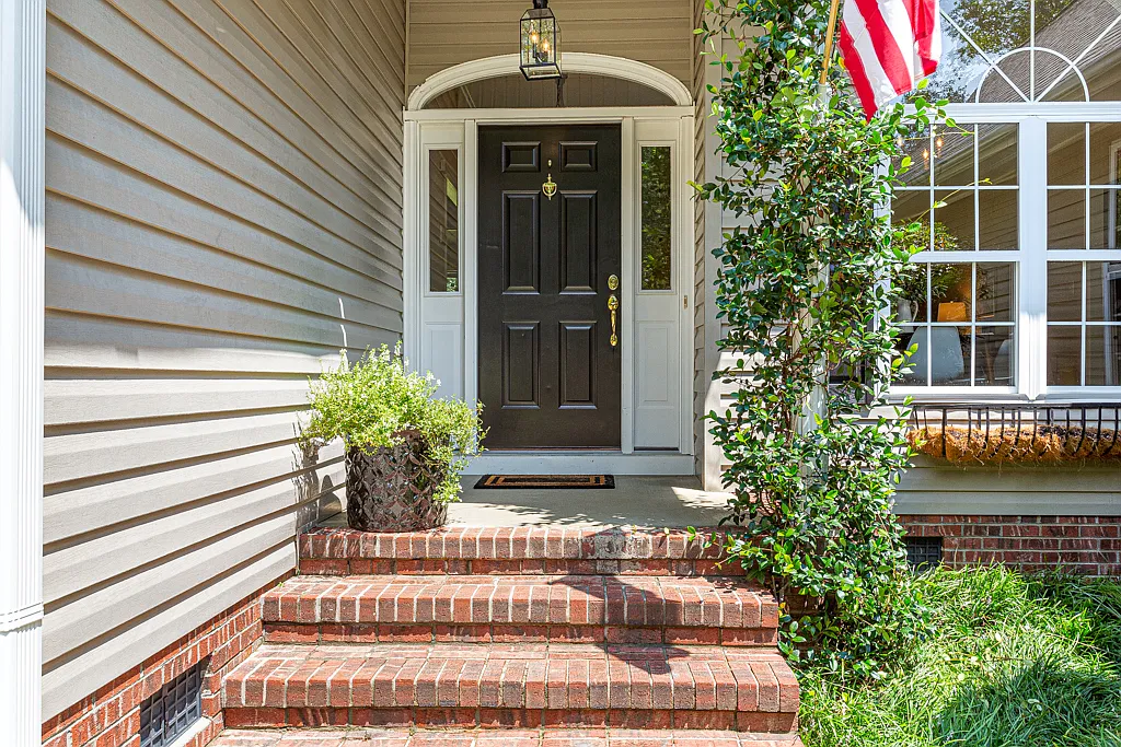 3 bed, 1998 sqft, $2,500 — Photo 2