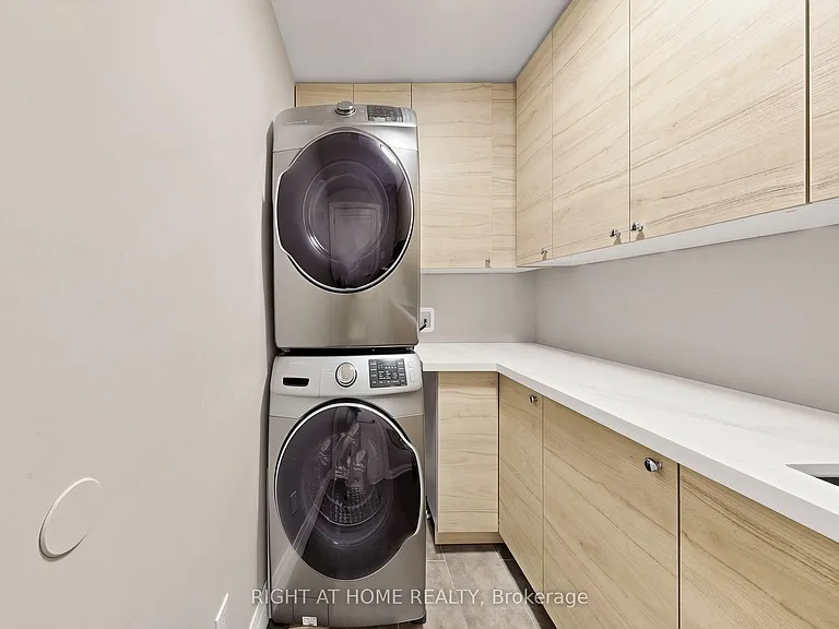 67 Bonnyview Dr — Photo 31