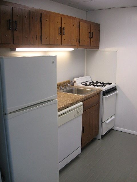 2nd image of 2045 Chestnut St APT 2B