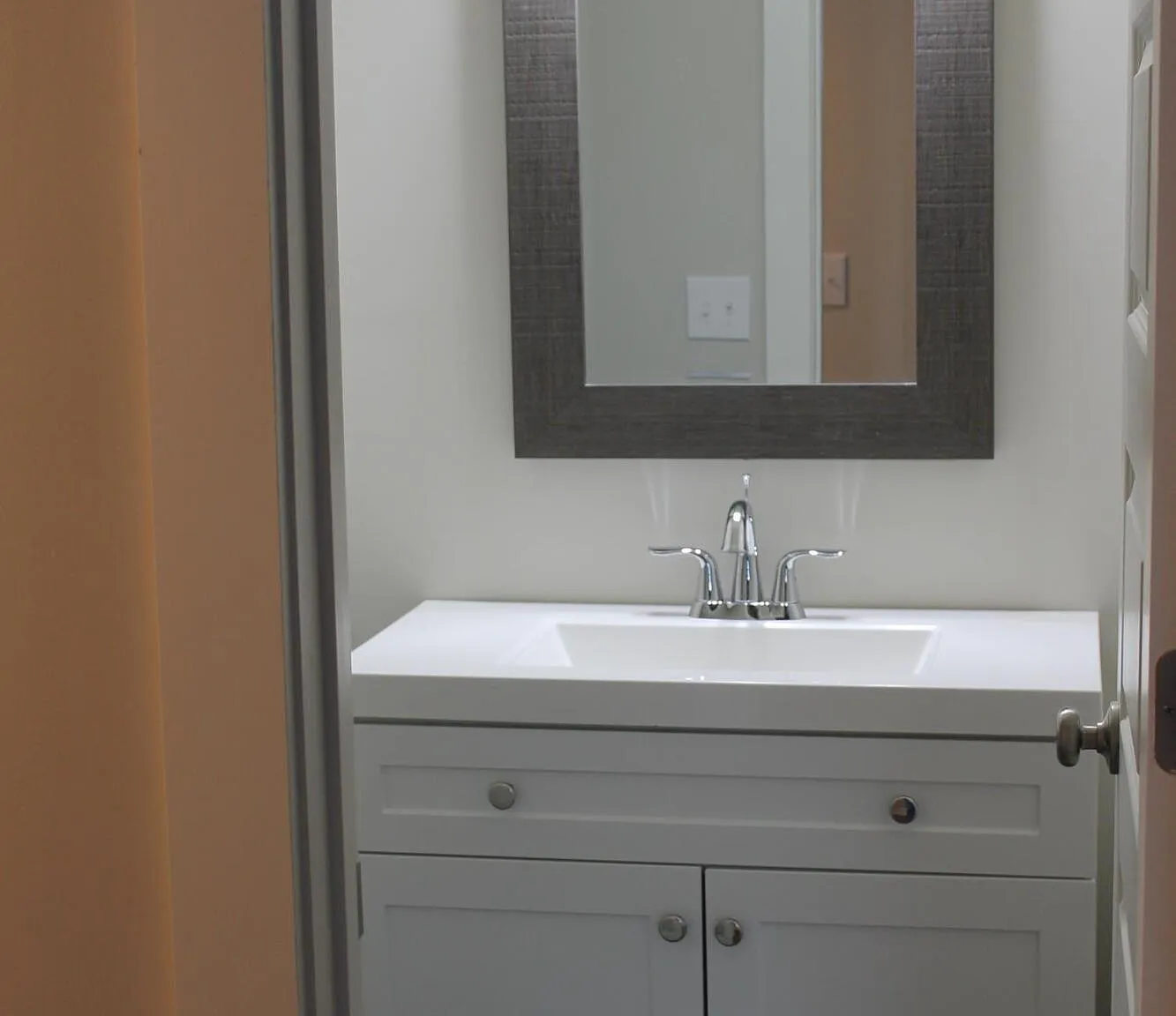 3 bed, 2.5 bath, 1800 sqft, $2,250 — Photo 3