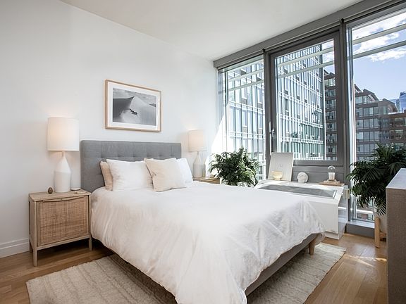 4th image of 550 W 54th St APT 2030