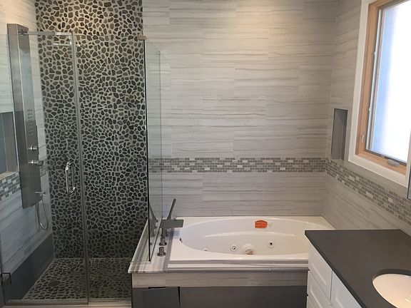 Master Suit Bathroom