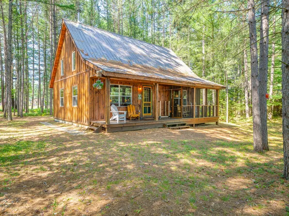 31 Alice Bissell Ln, Long Lake, NY 12847