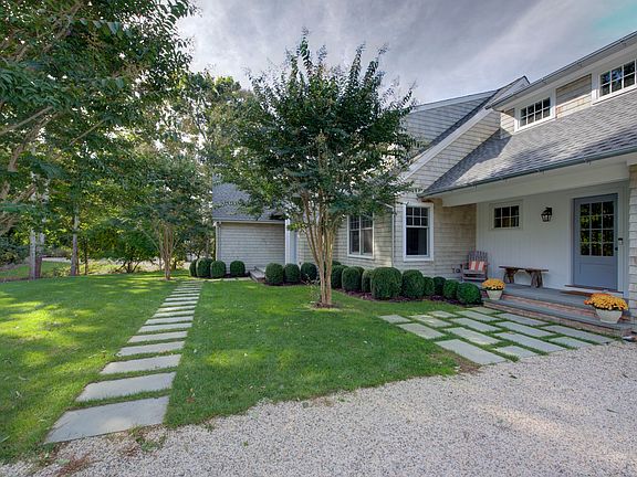 3rd image of 9 Old Hedges Ln