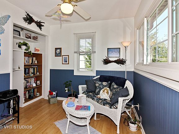 Second bedroom is also on the main level. Tastefully decorated.