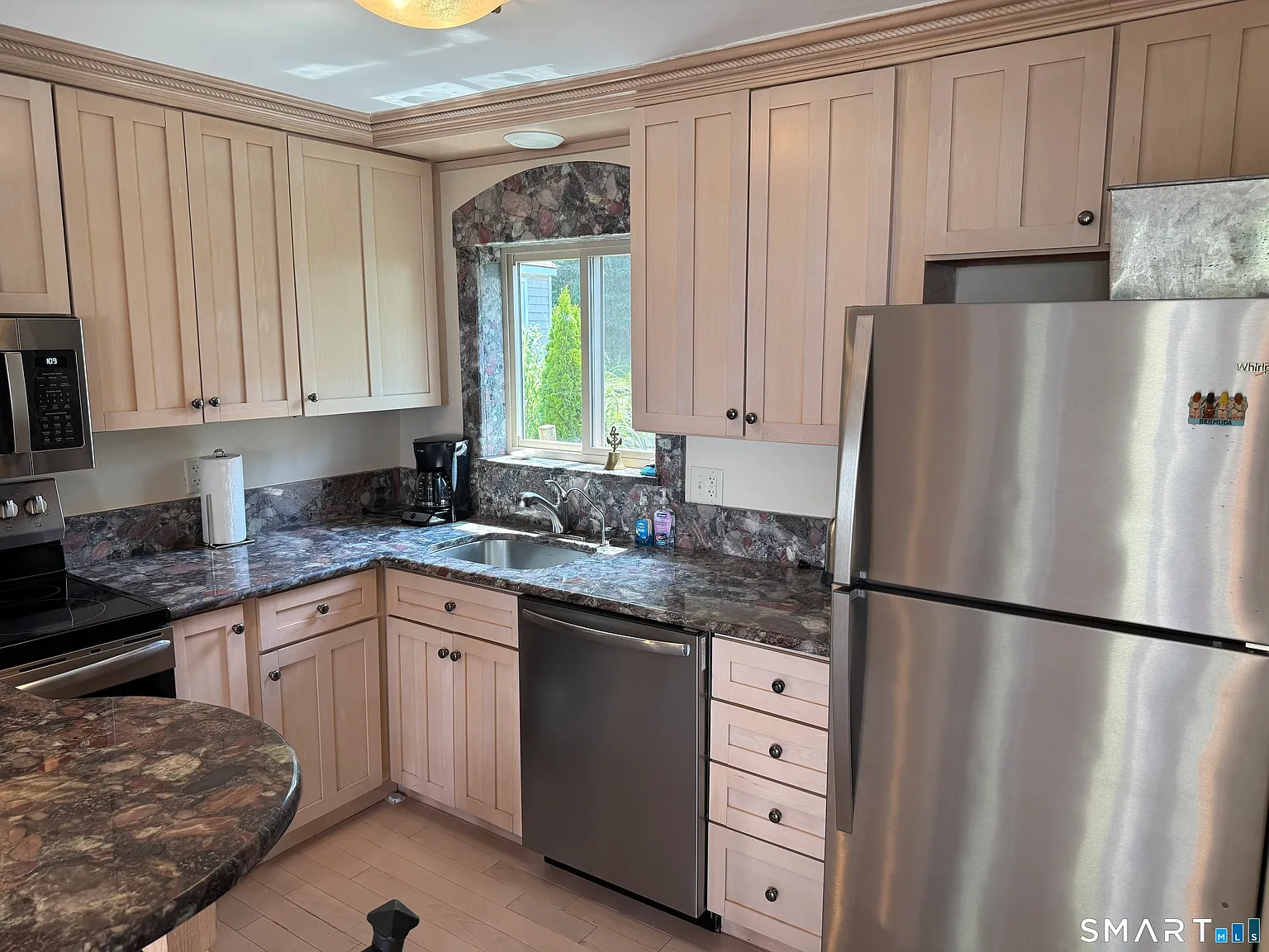 1 bed, 1.5 bath, 800 sqft, $2,695 — Photo 3
