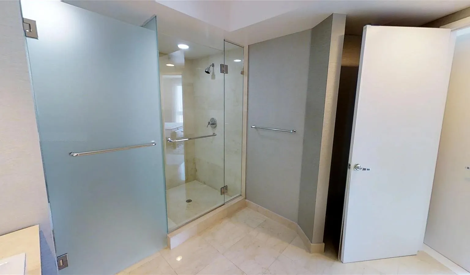 3 bed, 1458 sqft, $4,900 — Photo 2