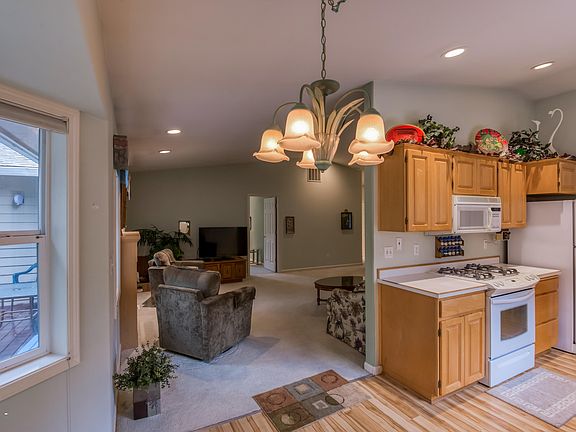 3rd image of 5760 El Mesa Ave