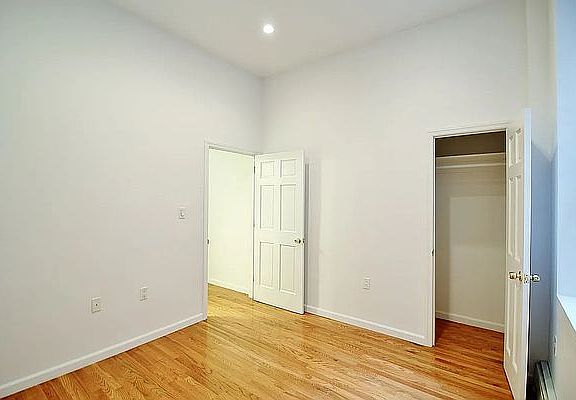 5th image of 1376 1st Ave APT 2
