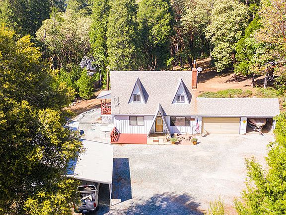 2nd image of 15964 Buckhorn Ct